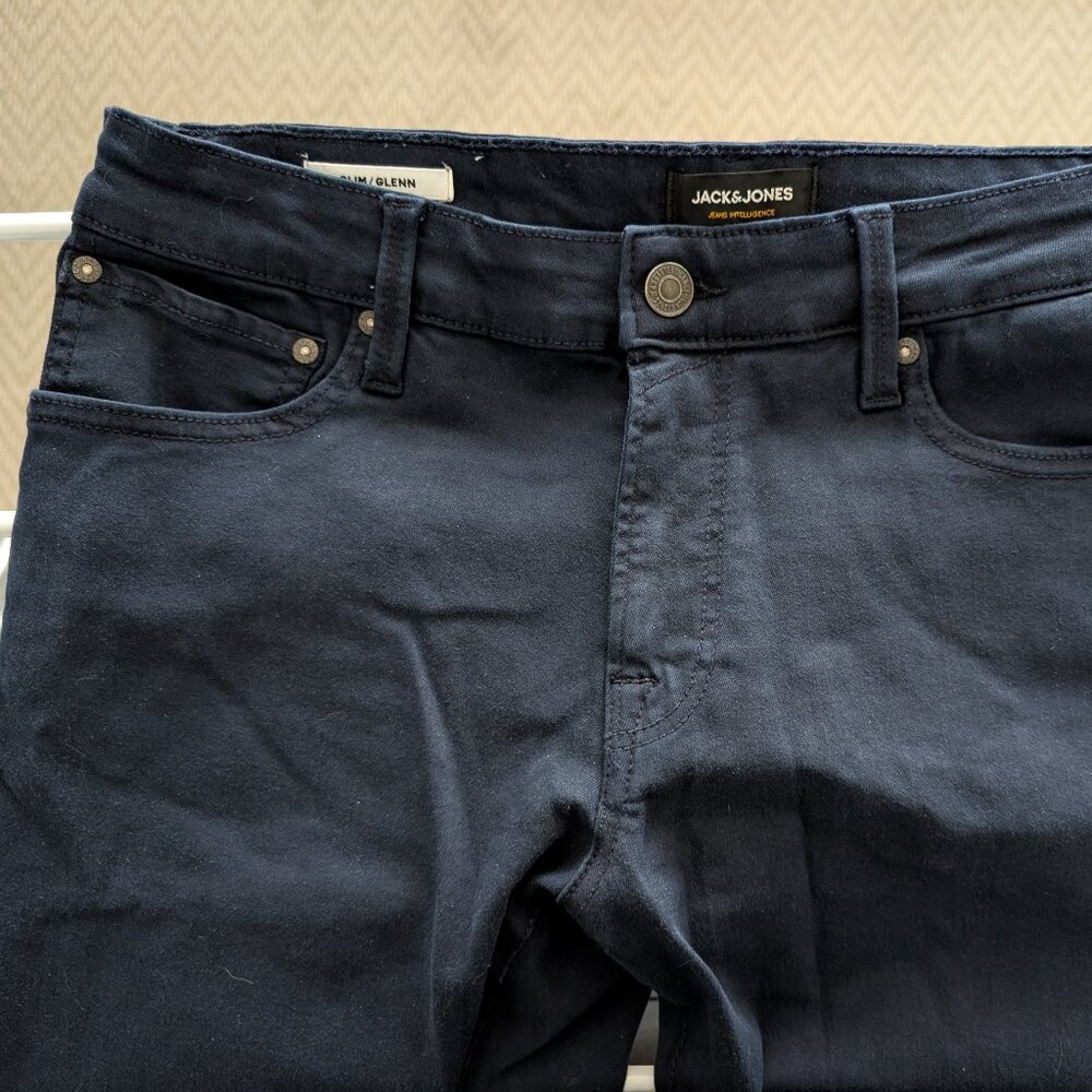 Jack Jones Jeans Chinos 33 x 32 Navy Blue. New NWT - Soft cotton stretchy.